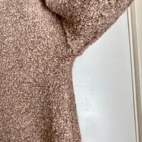 [NWoT] 🌟NEW Anthropologie Cutout Beary Sweater - Picture 4 of 16